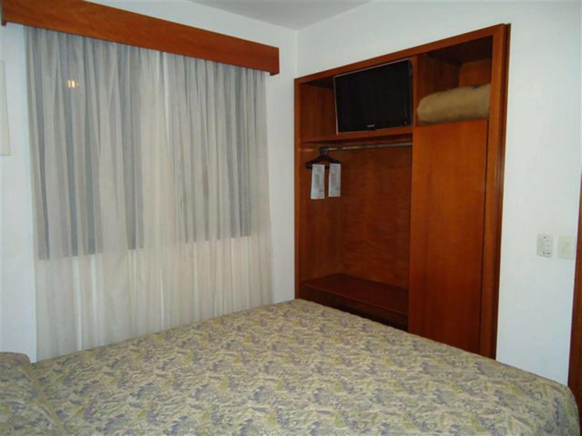 Collins Trade Hotel Porto Alegre Exterior photo